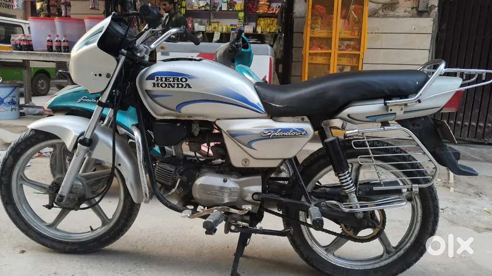 Splendor silver colour without self carborator version.