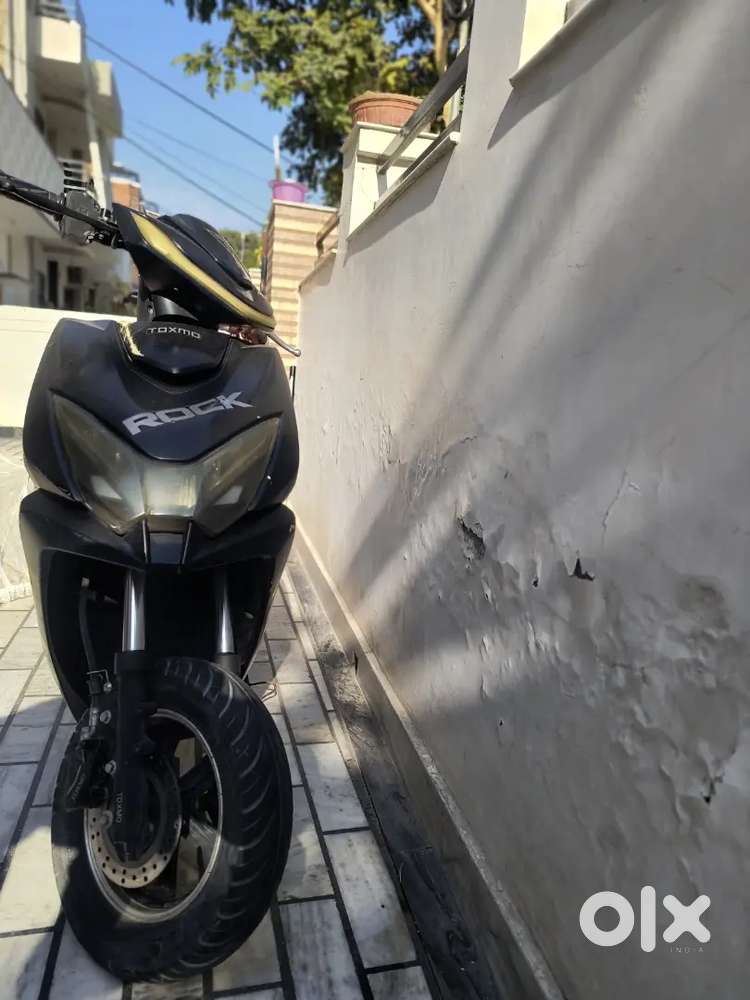 Toxmo Electric Scooty