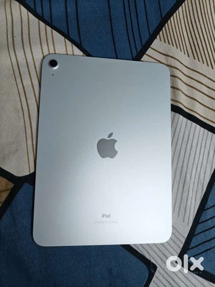 Ipad 10 gen 1 year old with all accessories and bill