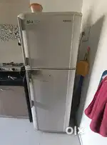 Samsung double door 260+ litre in good working condition