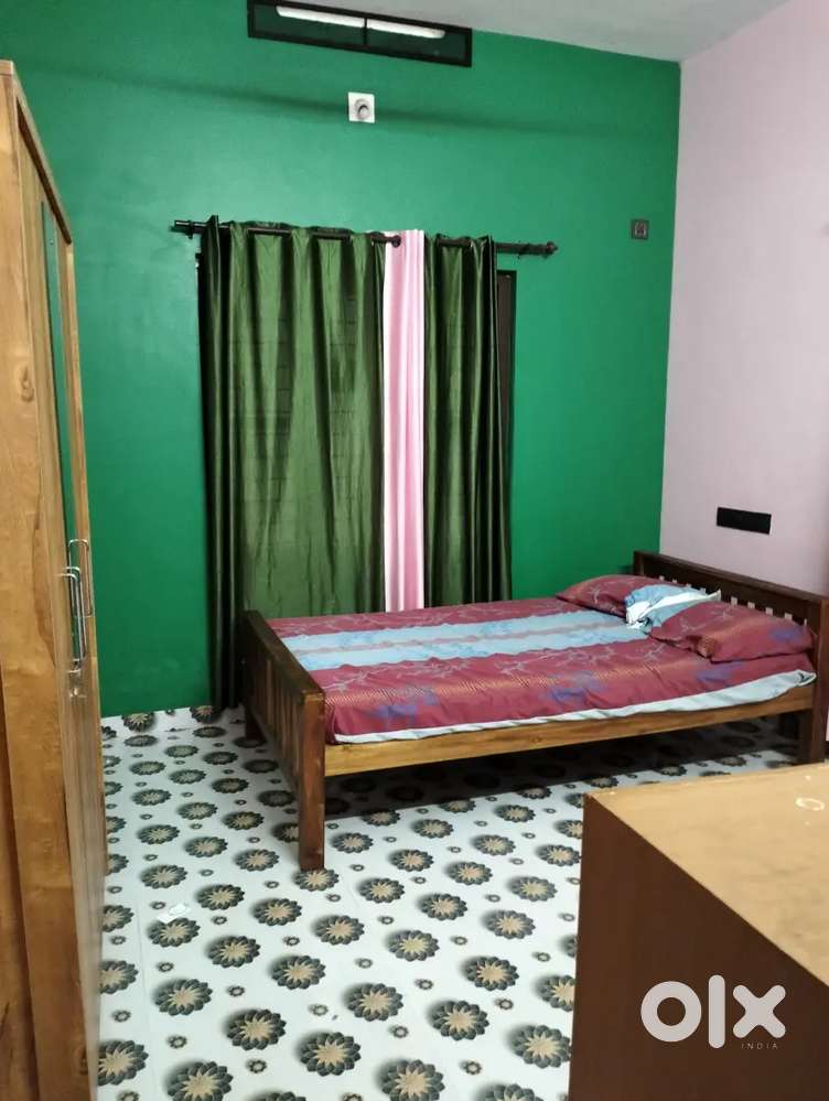 Furnished room for ladies