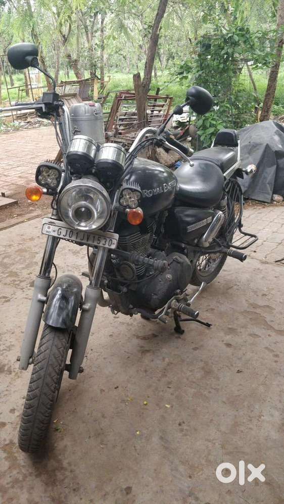 Thunderbird Black Color 2016 Model
