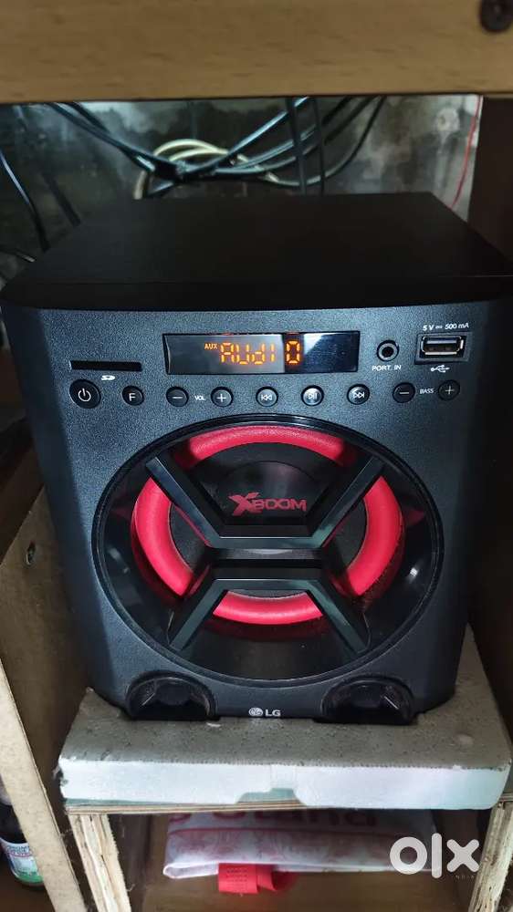 LG LK72B Deep Bass USB, SD card, FM Radio, 40w bluetooth home theatre