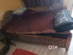 Sofa pure sagwan box sofa khol ke bhi le ja sakte hai