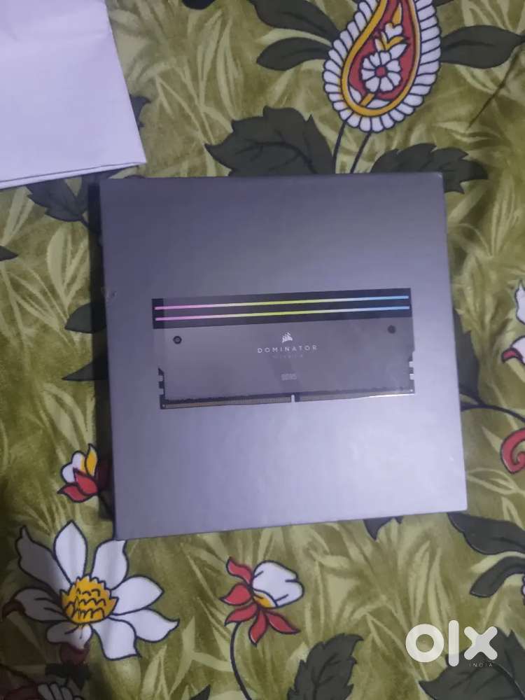 Corsair Dominator Titanium RGB DDR5 RAM 32GB (2x16GB) 6000MHz CL30