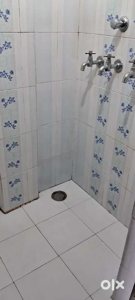 2 room set Only for small family or girls.