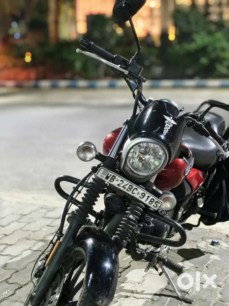 BAJAJ AVENGER 160 STREET