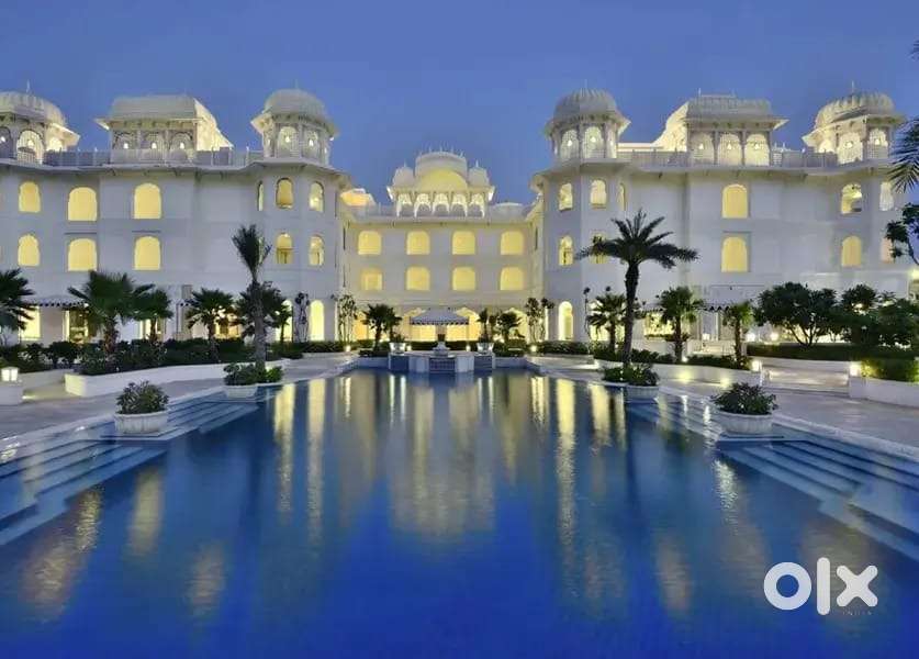 Casual Waiter (Fresher) - Room and Food Available