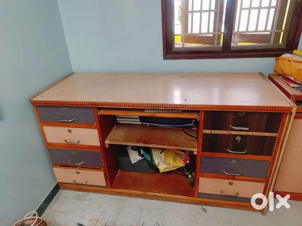 Office table for sale