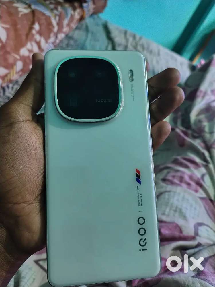 Iqoo 12 very good condition, 8month phone, 16gb ram 512gb rom