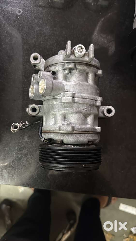ETIOS CAR AC COMPRESSOR ORIGNAIL IN GOOD CONDITION OEM GUARRENTED