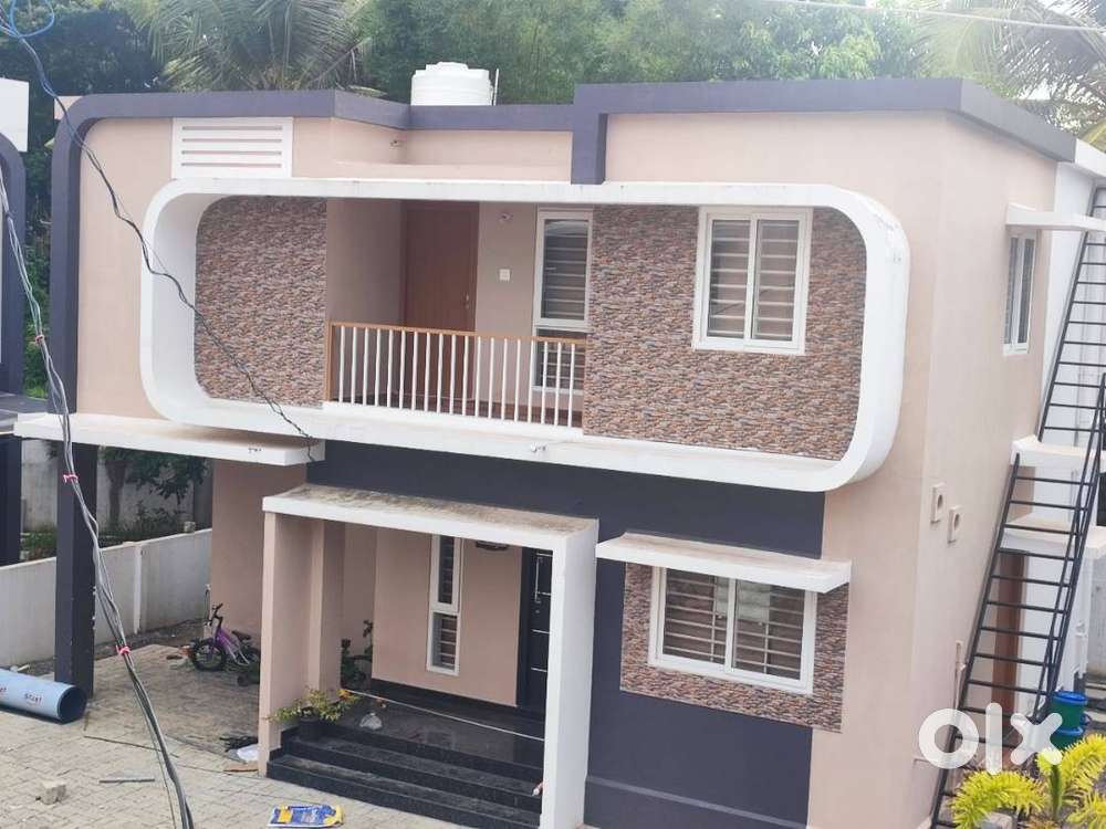 Adjacent To The Kunnamkulam Highway- Duplex 4BHK House for sale