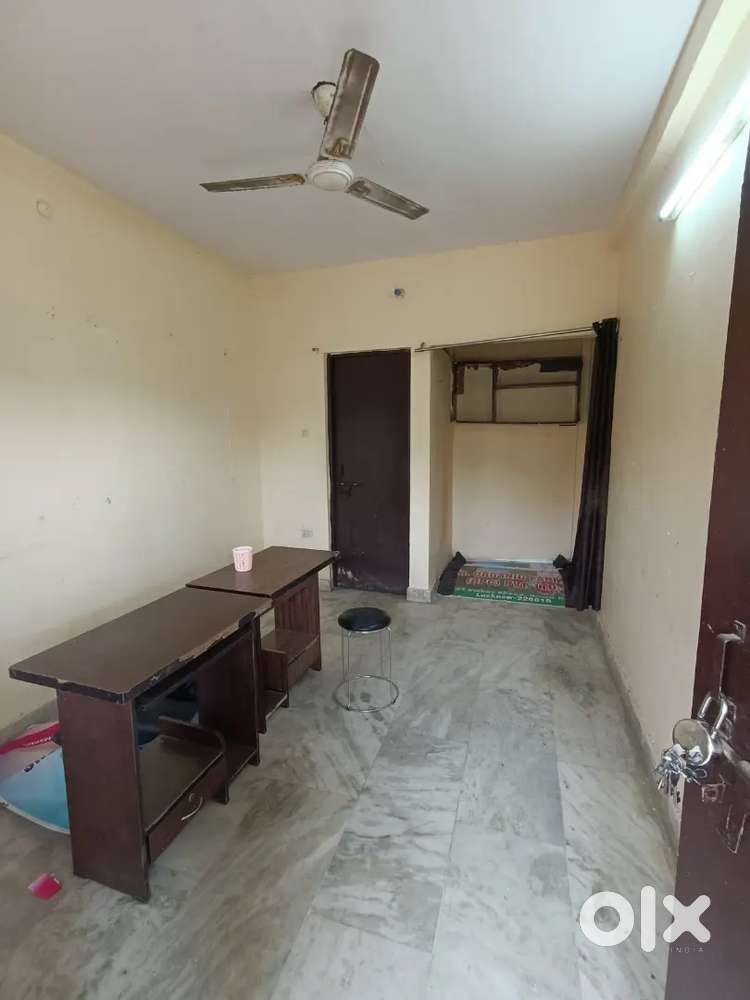 OFFICE space in Vibhav Khand , Gomti Nagar Nr Divine Hospital