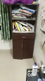 Shocase, chimney, small cabinet,