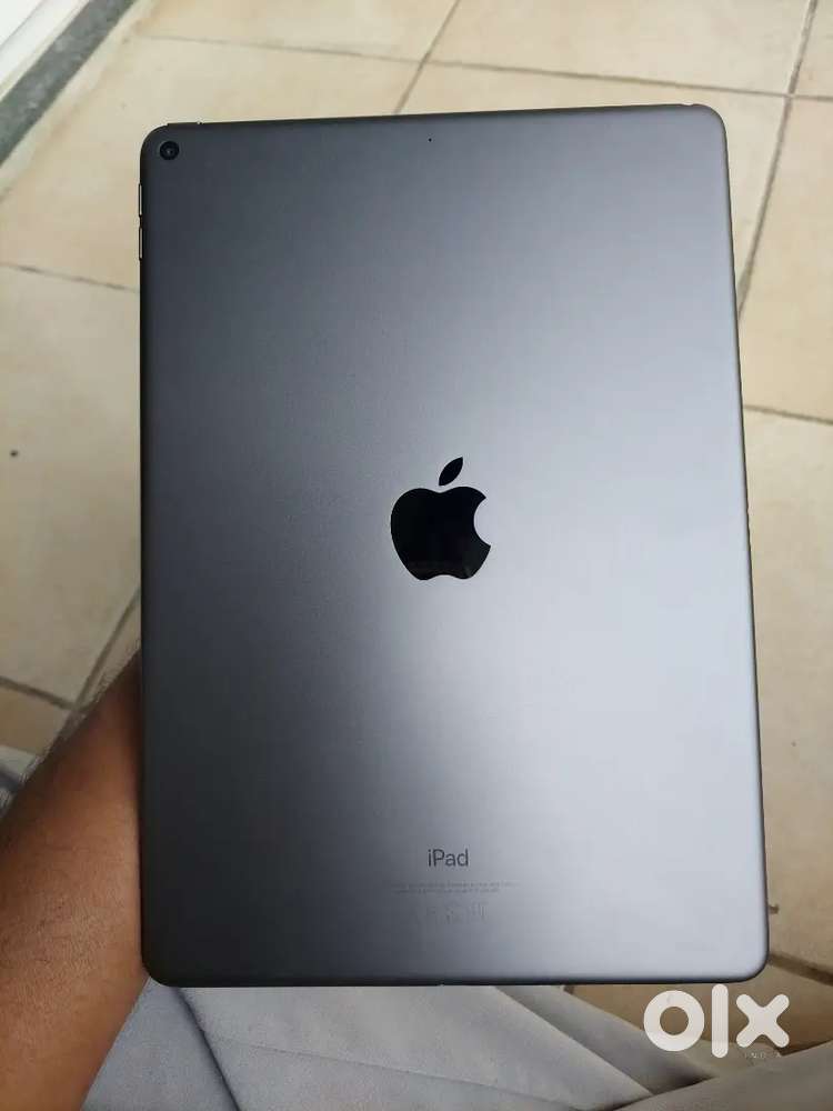 Ipad air 3 model A2152 wifi 64gb model, clean like new with box, bill
