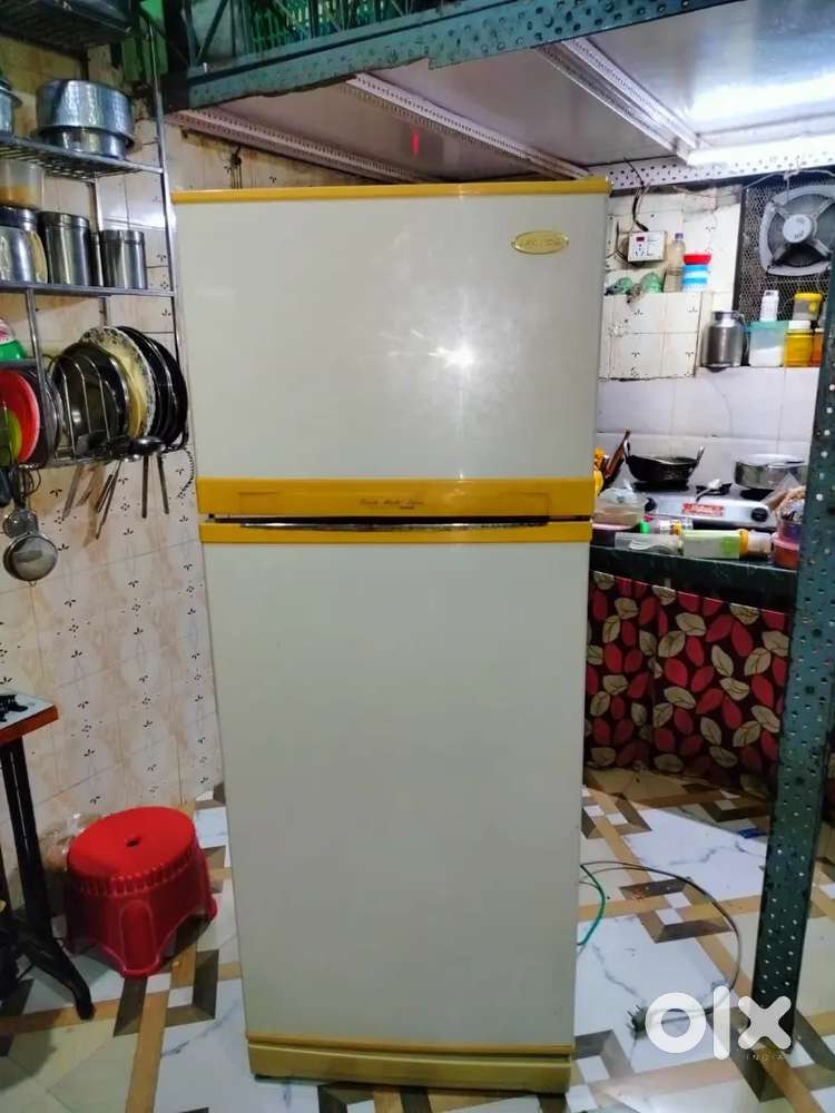 Deawoo refrigator in Good condition with al accessories
