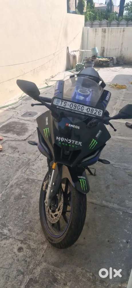 Yamaha r15 v4 monster edition