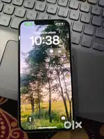iPhone 13.   .