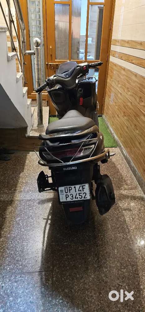 Suzuki Burgman street 125 1st owner complete papers