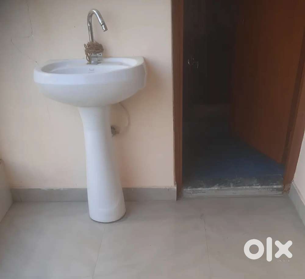 3 room set  well firnished open area,