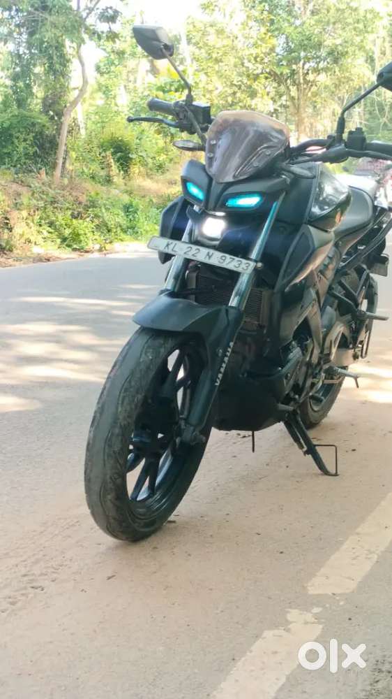 MT15 V2 metallic black