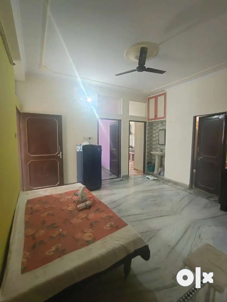 One room is vacant in 3 bhk fully furnished flat
