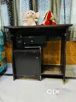 Well maintained computer table