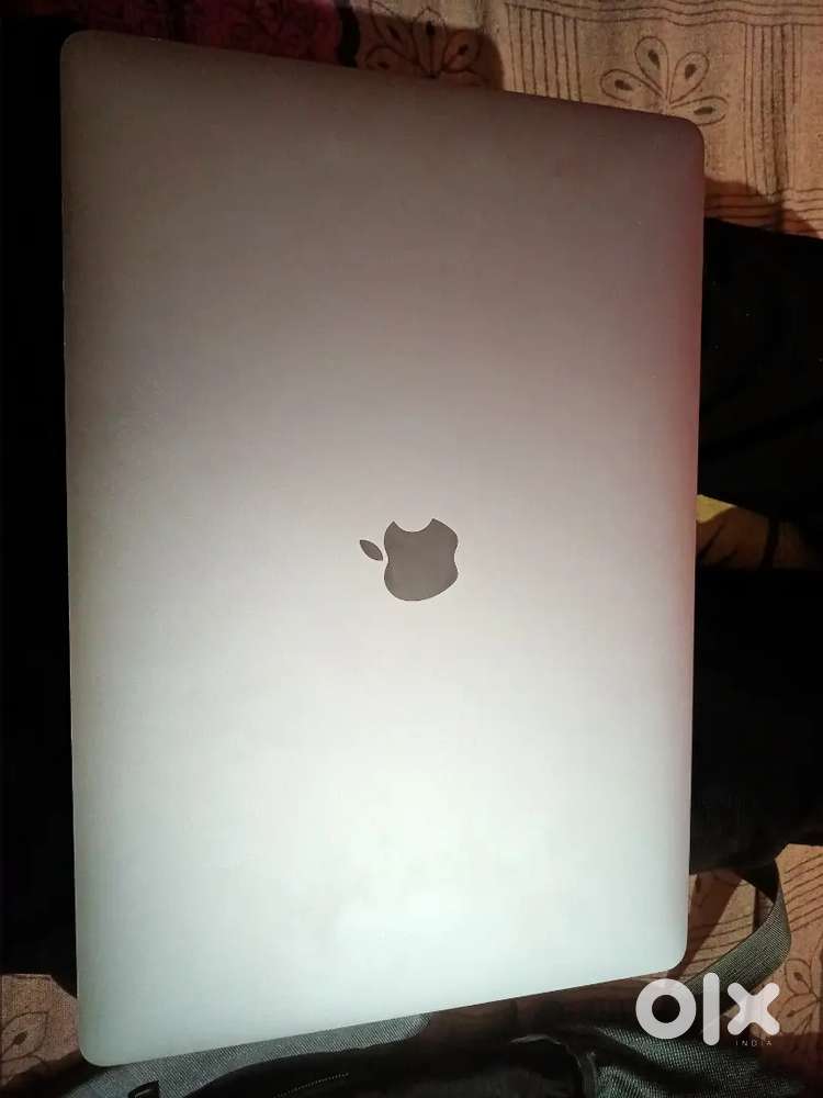 Apple MacBook Pro 2019 – i7 / 16GB RAM / 512GB SSD (Needs Repair)