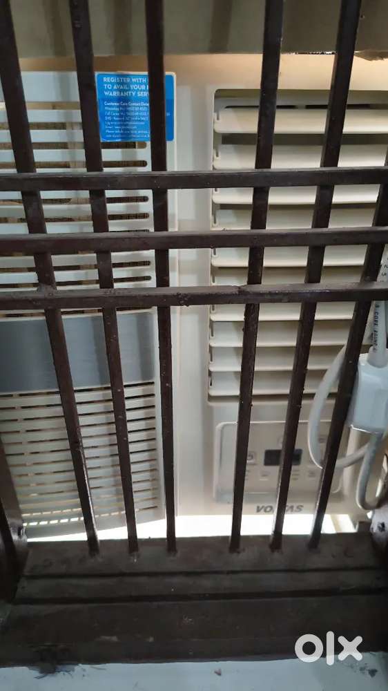 Window Air conditioner with stand and cover