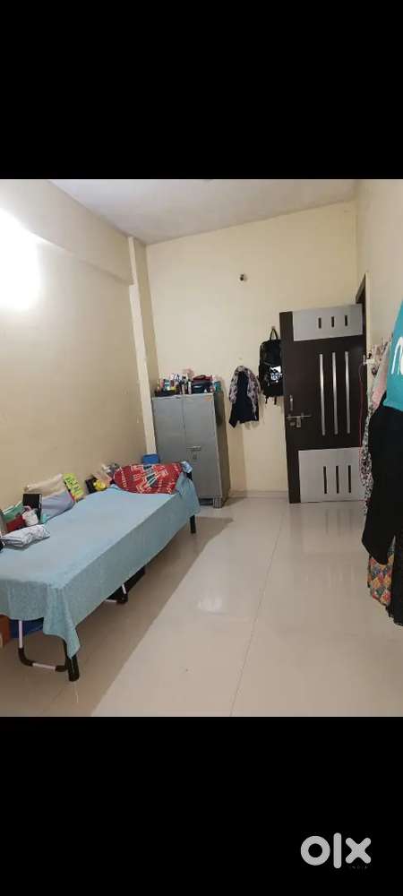 Rental room vacancy for female