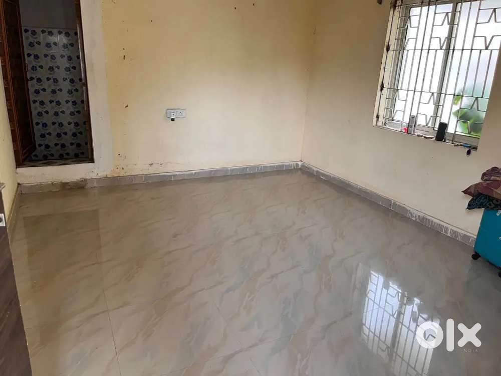 1 RK INDEPENDENT HOUSE