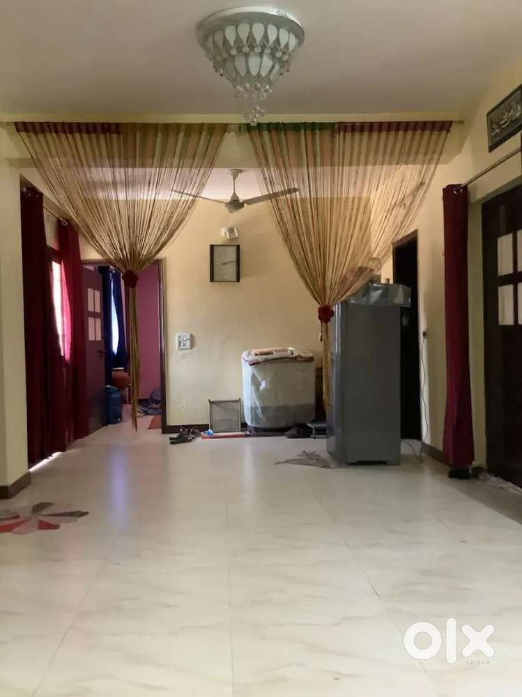Specius 2BHK flat prime location near sikandra crossing