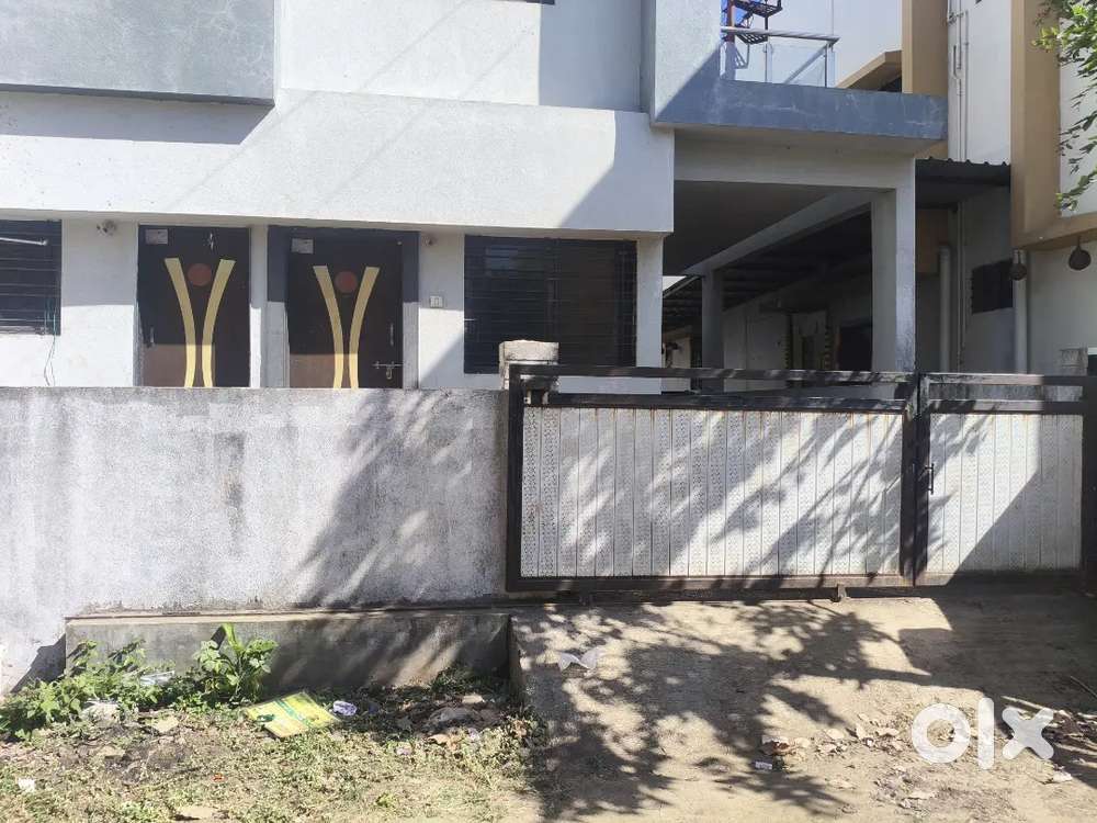 Corner row house for rent