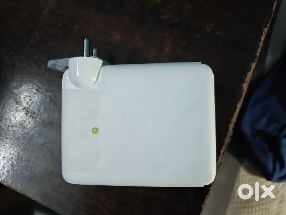 Apple 140w usb c power adapter