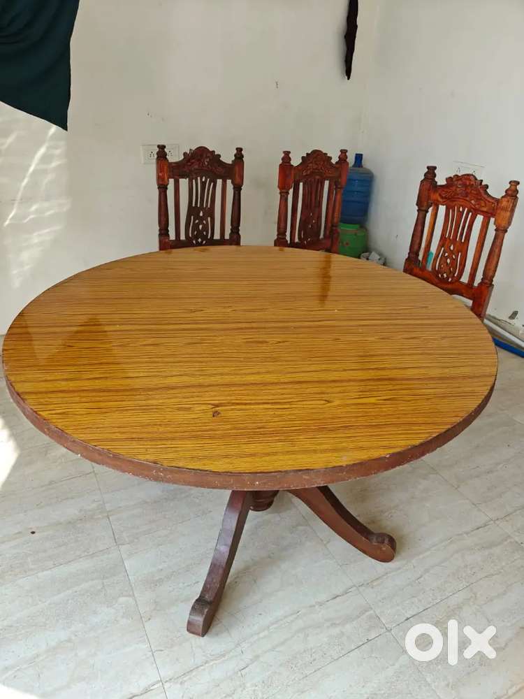 4 seater dining table price 15k and dressing table price 7k