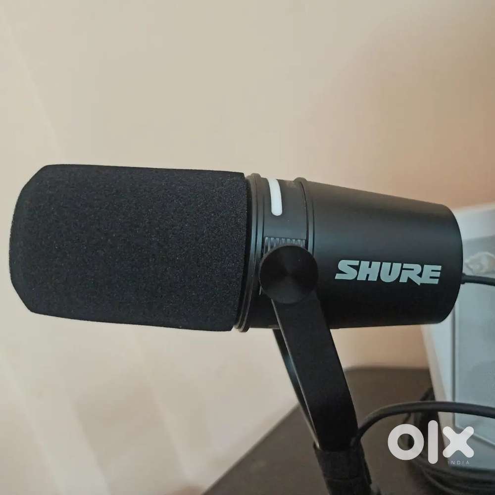 Shure MV7+ (4 Months Old, Excellent Condition)