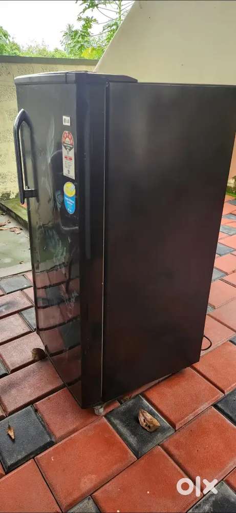 “LG 200 L Black Single-Door Refrigerator – Excellent Condition”