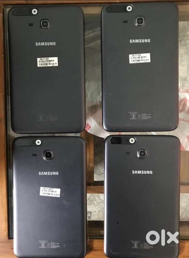 Samsung galaxy calling wifi tab in excellent condition with accessoris