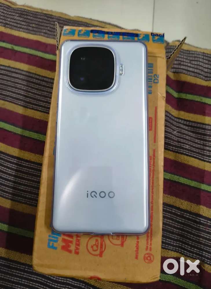 Iqoo neo 10r (8+256)