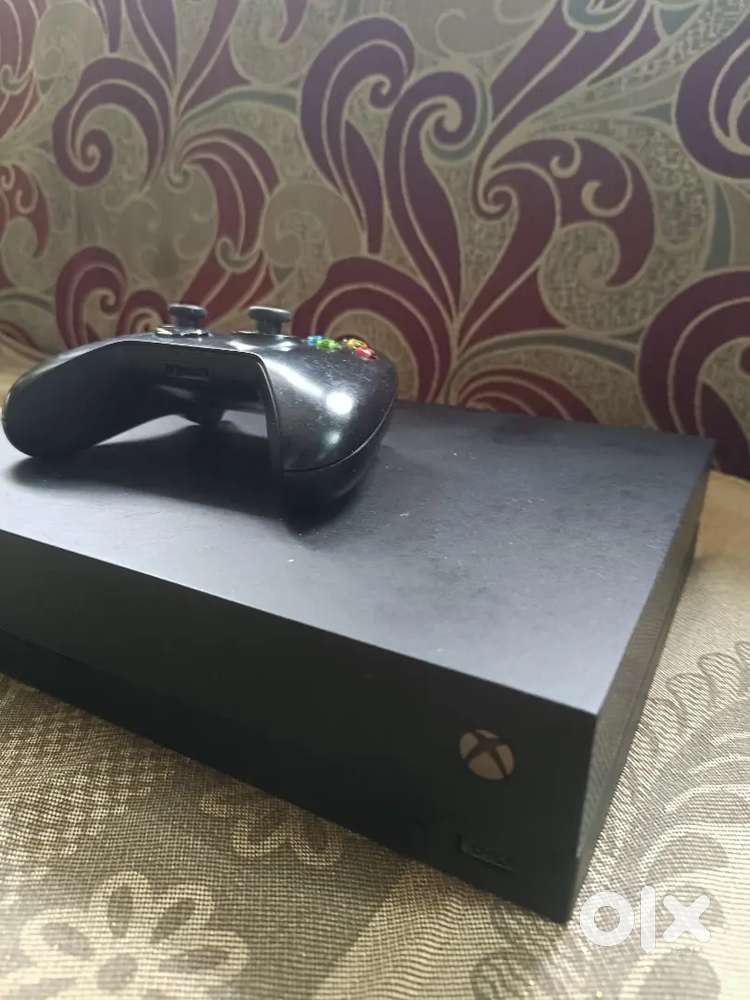 Xbox one 4K GAMING CONSOLE HDR 1TB
