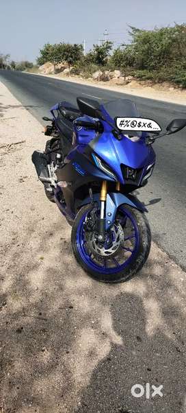 R15 v4  racing blue