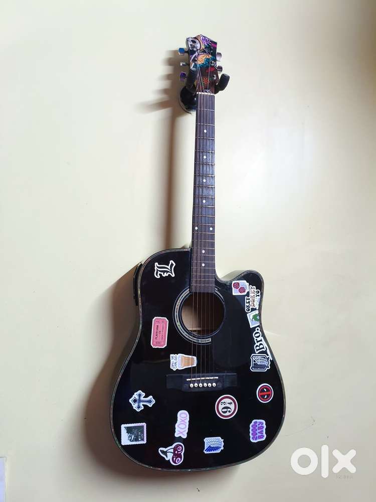 Jumbo size semi acoustic guitar
