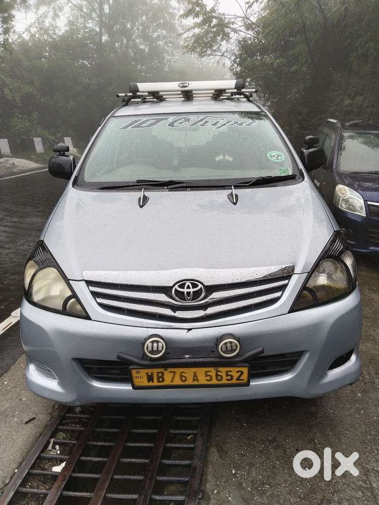 Toyota Innova 2012-2013 2.5 E Diesel MS 8-seater, 2010, Diesel