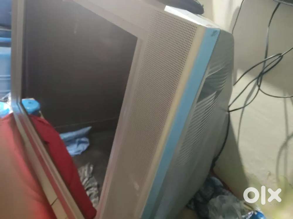 Sony wega tv 32 big  flat  very good condition