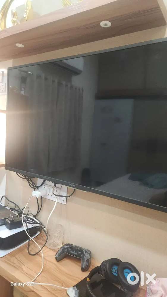 Bravia Sony 45 inch TV with 1080p