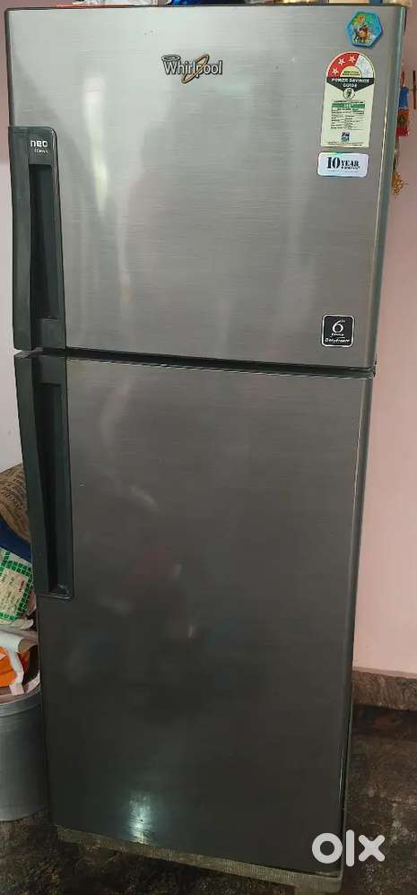 Whirlpool Refrigerator in Excellent Condition – Great Price!