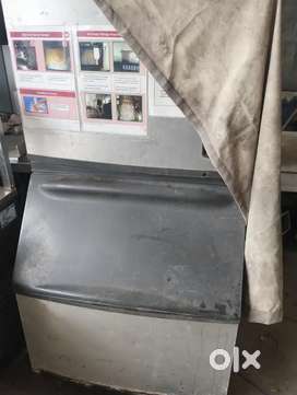 Ice cube machine