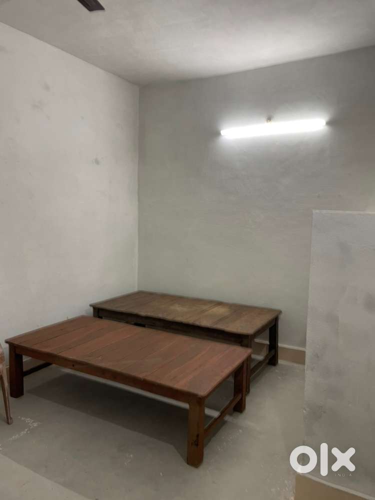 Sharing room for girl’s