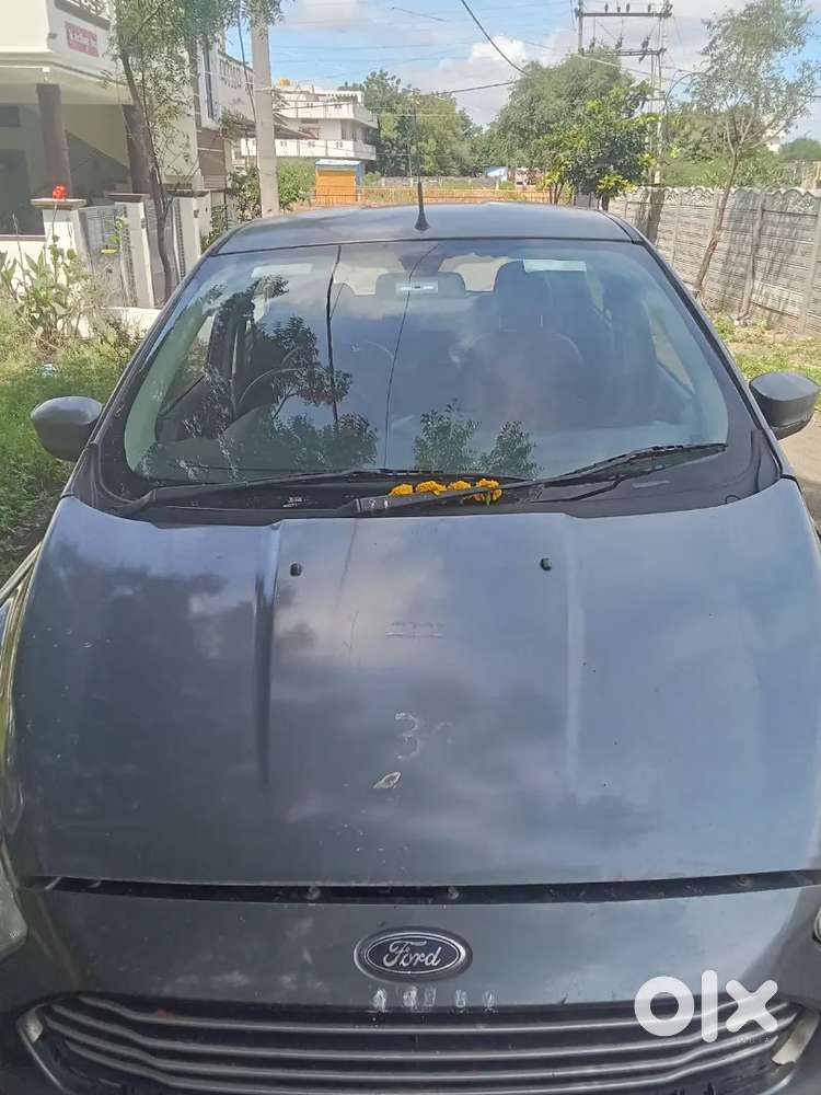Ford Figo 2016 yellow board