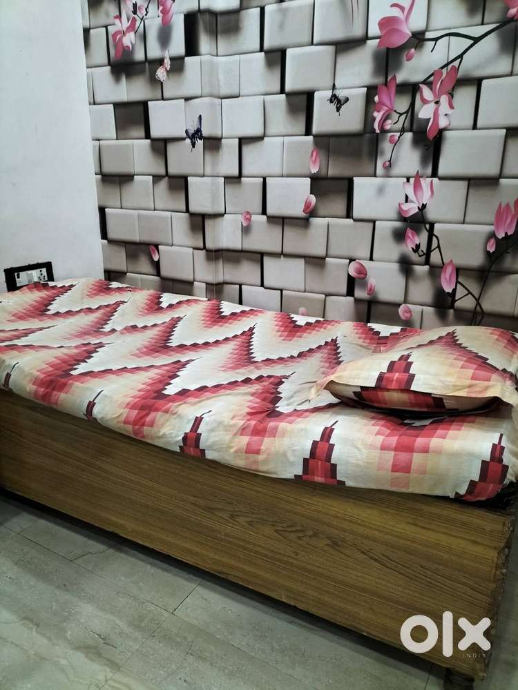 2 years old, Single box bed